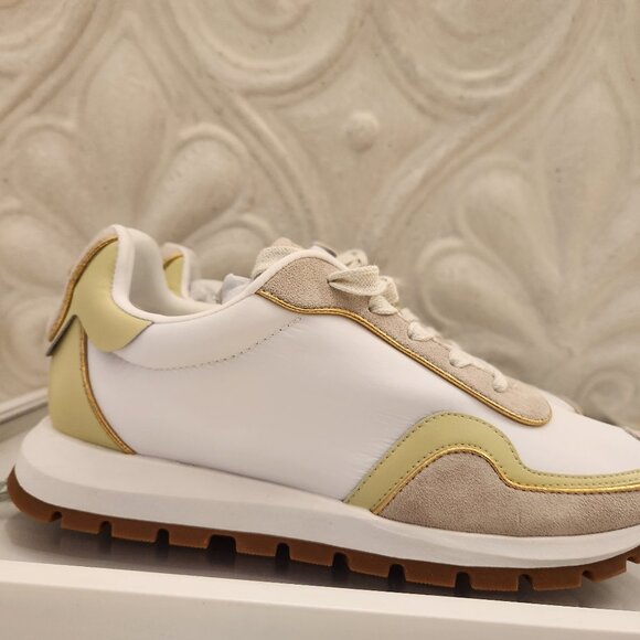 Donna Karan "Binx" lace up sneakers. NWOT. Size 9.5 - Picture 1 of 9